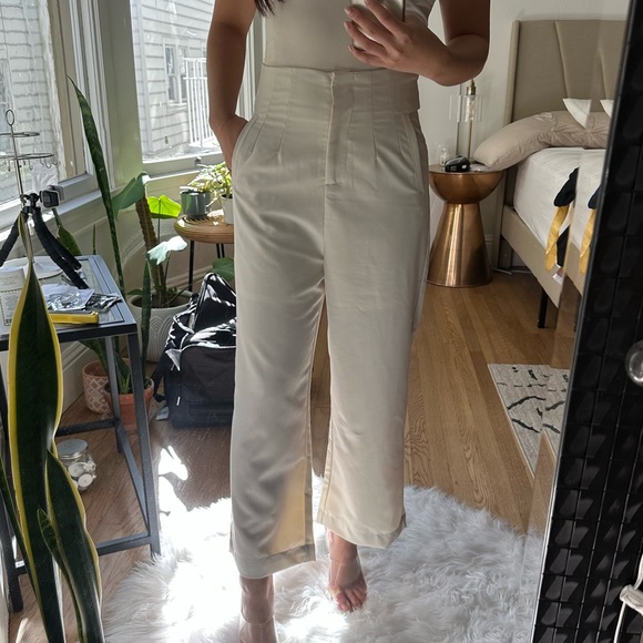 Commense NWT High Waisted Cropped Trousers Cream XS - Picture 2 of 9